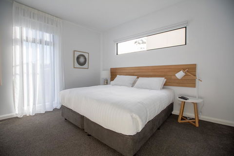 Island Quarters - Accommodation Yamba 5
