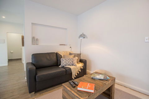 Island Quarters - Accommodation Yamba 0