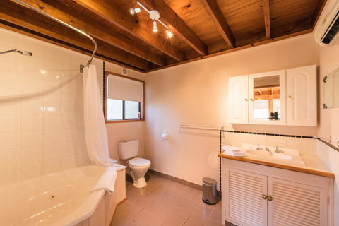 Parnella Adventure Bay, Bruny Island - Accommodation Yamba 9