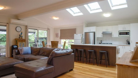 'RIVERSIDE RETREAT' 544 Ocean Drive, North Haven - Accommodation Yamba 3