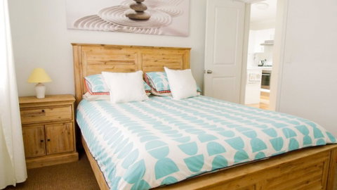 'RIVERSIDE RETREAT' 544 Ocean Drive, North Haven - Accommodation Yamba 1