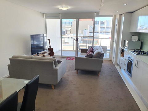 (just Listed) Bolton St 1br 350m Walk To Newcastle Beach +++ Wifi End Eand - Accommodation Yamba 3