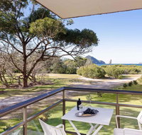 1 'Intrepid' 3 Intrepid Close - Amazing views of Shoal Bay only 100m from the Beach - Accommodation Yamba