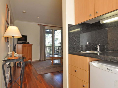 1 Bedroom Executive Villa Located Within Cypress Lakes - Accommodation Yamba 2
