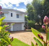 11 Riley St - Stylishly Modern - Accommodation Yamba