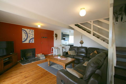 14 Cobbon Crescent Jindabyne - Accommodation Yamba 0