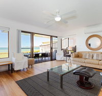 2 'The Pelicans' 53 Soldiers Point Road - ground floor unit on the waterfront - Accommodation Yamba