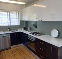 2 Bed Bar Beach Apartment - stroll to beach  cafes supermarket apartment 6 - Accommodation Yamba