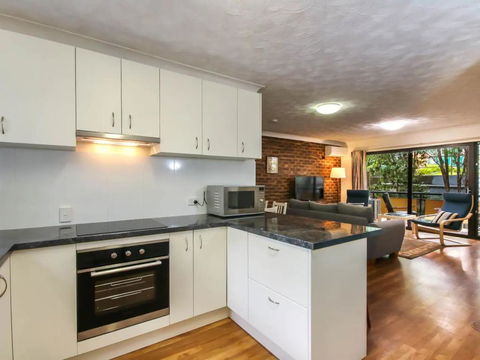 2 Bedroom St Lucia Apartment Close To UQ And CityCat - Accommodation Yamba 1