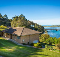 2 Water Crescent - Retro Haven - Accommodation Yamba