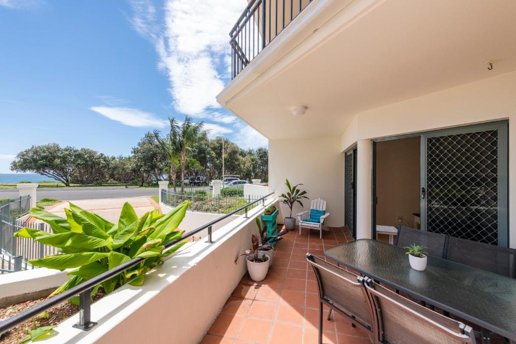 Breakers 1 3 LJHooker Yamba