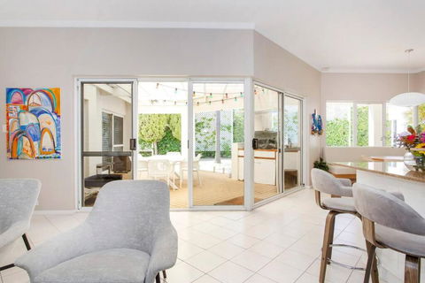 City Beach Coastal Family Home With Pool & Sauna - Accommodation Yamba 2