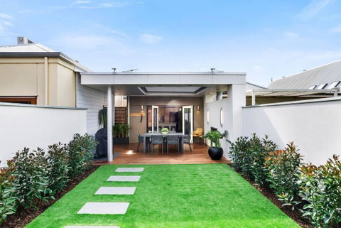 Cute As A Button - Picket Fence 3 Bed Stylish Home - Accommodation Yamba 2