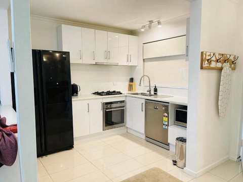 D101 Charming Apartment- Free Parking - Accommodation Yamba 1