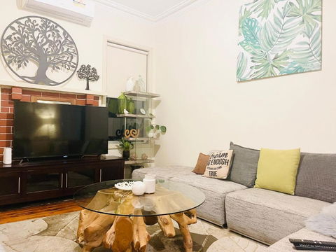 D108 Fantastic Sun Crescent Gathering - Accommodation Yamba 4
