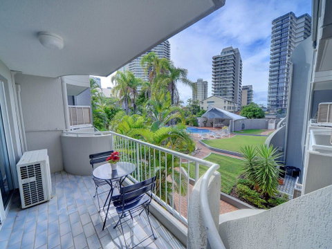 2BR Aloha Lane Main Beach Apartment - Accommodation Yamba 2