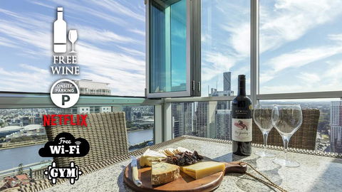 2BR EPIC VIEWS , CBD,  2 Cars , Pool, Wine, Gym, Netflix - Accommodation Yamba 0