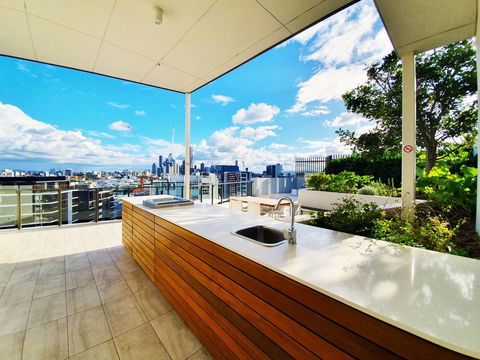 2BR Food & Drink Hub , Gym, Pool, Views, Roof Terrace - Accommodation Yamba 1