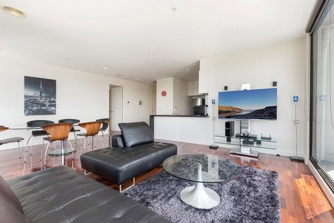 3-Bed Apartment With Parking Near Parks And Dining - Accommodation Yamba 0