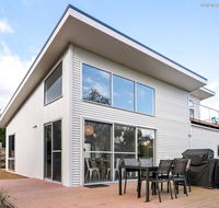 4 king or 8 single beds WiFi Netflix pet friendly - Accommodation Yamba