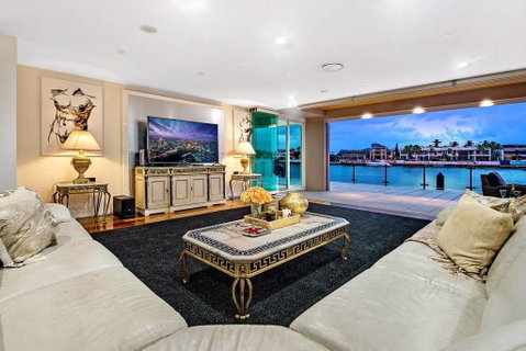 4.5 Million Dollar Surfers Paradise Dream Mansion - Accommodation Yamba 0