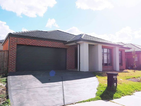 5 Bed 2 Bath Big House - Accommodation Yamba 0