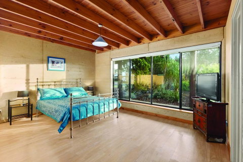 9 Marshall Street - Large Family Holiday Home Just Metres To The Beach - Accommodation Yamba 2