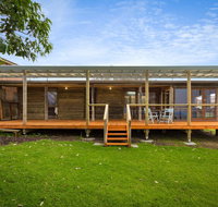 98 Ocean Parade - Rustic Log Cabin - Accommodation Yamba