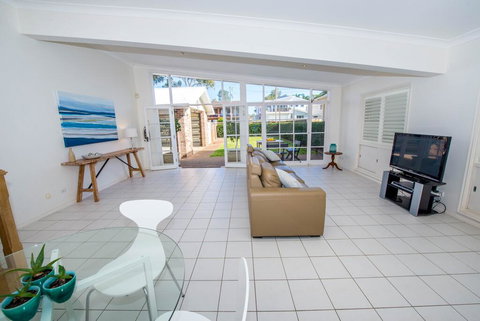 A Foreshore - Salamander Bay - Accommodation Yamba 3