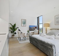 A Luxury home hidden in the Urban oasis - Accommodation Yamba