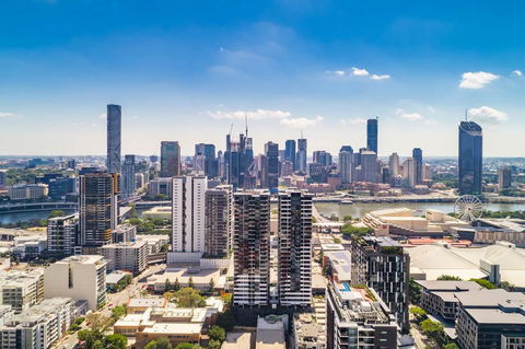 A PERFECT STAY - Adam + Eve - 2 Bedroom Luxury Apartment In Eve Tower - Accommodation Yamba 0