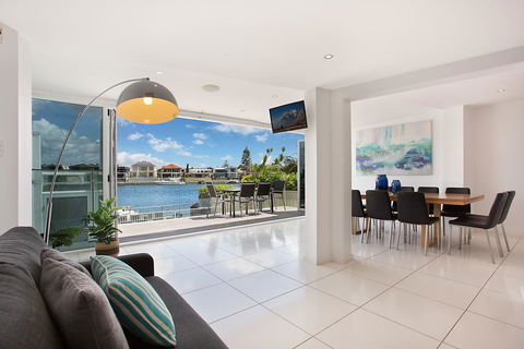 A PERFECT STAY - Casa Grande On The Water - Accommodation Yamba 1