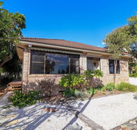A Reflection on the Lake - Accommodation Yamba