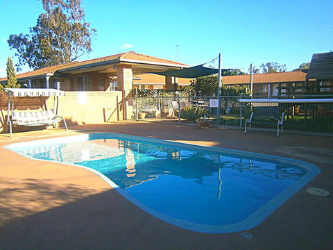 Aaron Inn Motel - Accommodation Yamba 0