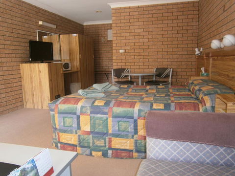 Aaron Inn Motel - Accommodation Yamba 2