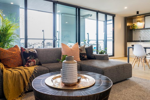 Abbotsford Playhouse Luxury Penthouse, Yarra Views, Double Parking - Accommodation Yamba 3