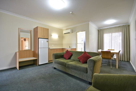 Abel Tasman Motor Inn - Accommodation Yamba 2