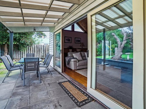 Abrahams On Bank - Accommodation Yamba 1