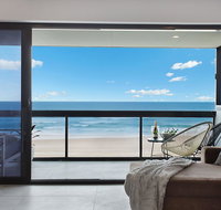 Absolute Beach Front Renovated 3 Bdrm 2 Bath App - Accommodation Yamba