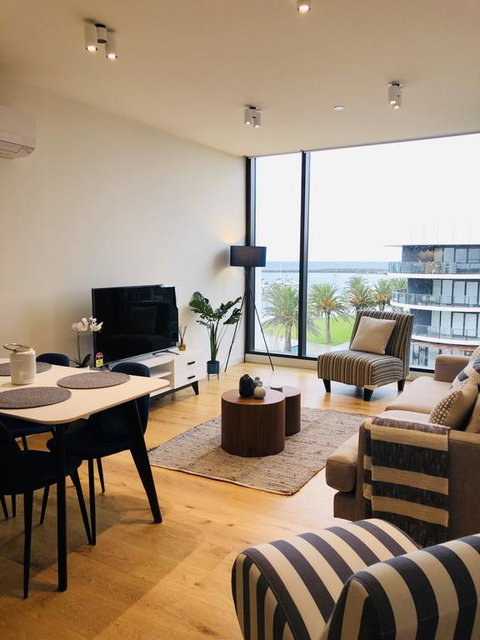 Absolute Waterfront Apt 319 Lighthouse - Accommodation Yamba 3