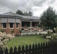 Acacia House - Central Healesville - Yarra Valley - Accommodation Yamba