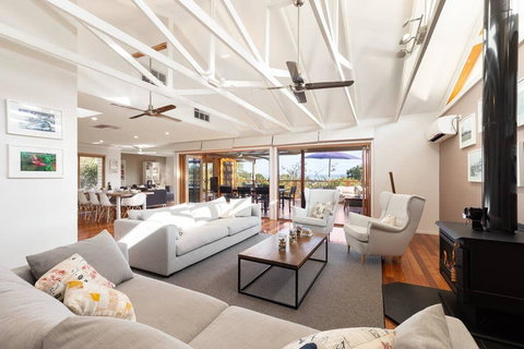 Acqua Vista - Water View, Fireplace, Walk To Beach - Accommodation Yamba 0