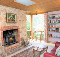 Adelaide Hills 'Camellia Cottage' - WiFi - Accommodation Yamba