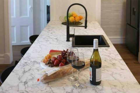 EDW19 - Stylish 2-Bed, 2-Bath Townhose In Drummoyne - Accommodation Yamba 1