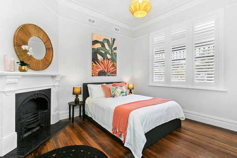 EDW19 - Stylish 2-Bed, 2-Bath Townhose In Drummoyne - Accommodation Yamba 4
