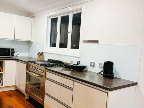 Elegant Villa Near Shopping Mall - Accommodation Yamba 1