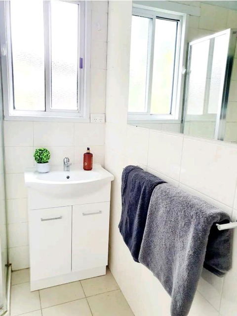 Entire 3 Bedroom Doveton House, No Sharing - Accommodation Yamba 4