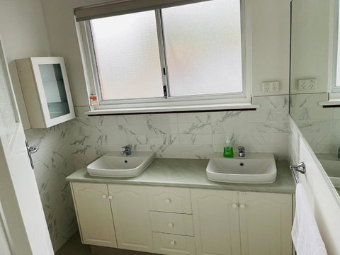 Executive Central Home - Accommodation Yamba 2