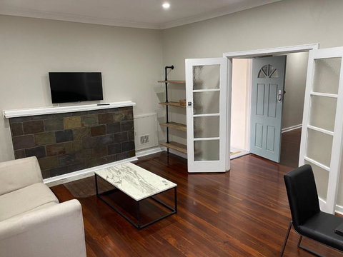 Executive Central Home - Accommodation Yamba 3