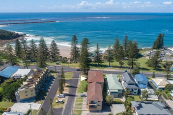 Flinders Lodge Unit 1 with Accommodation Yamba
